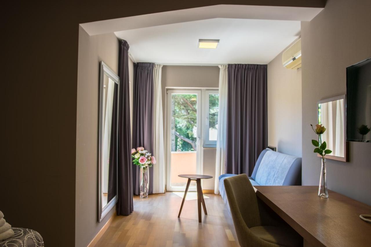 Hotel Minerva ميدولين المظهر الخارجي الصورة