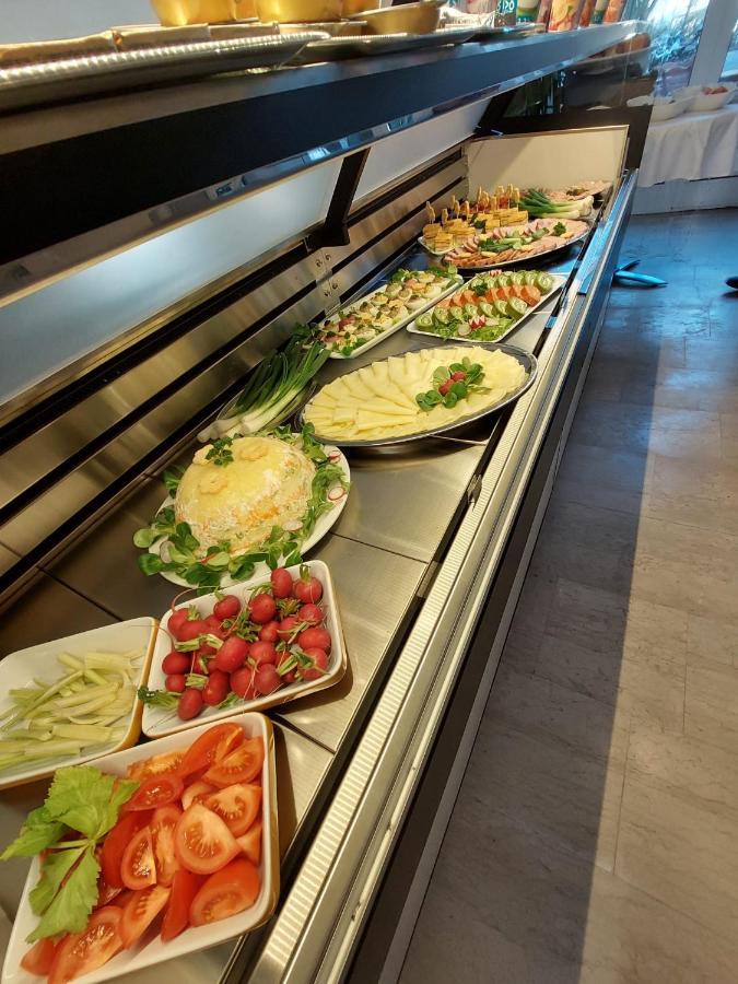 Hotel Minerva ميدولين المظهر الخارجي الصورة