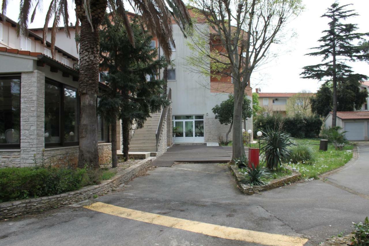 Hotel Minerva ميدولين المظهر الخارجي الصورة
