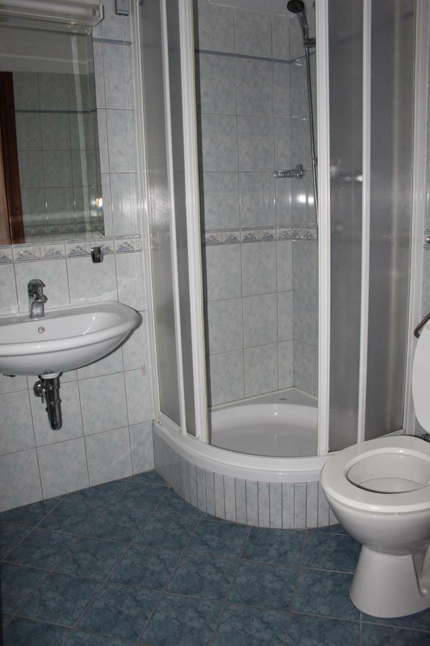 Hotel Minerva ميدولين المظهر الخارجي الصورة