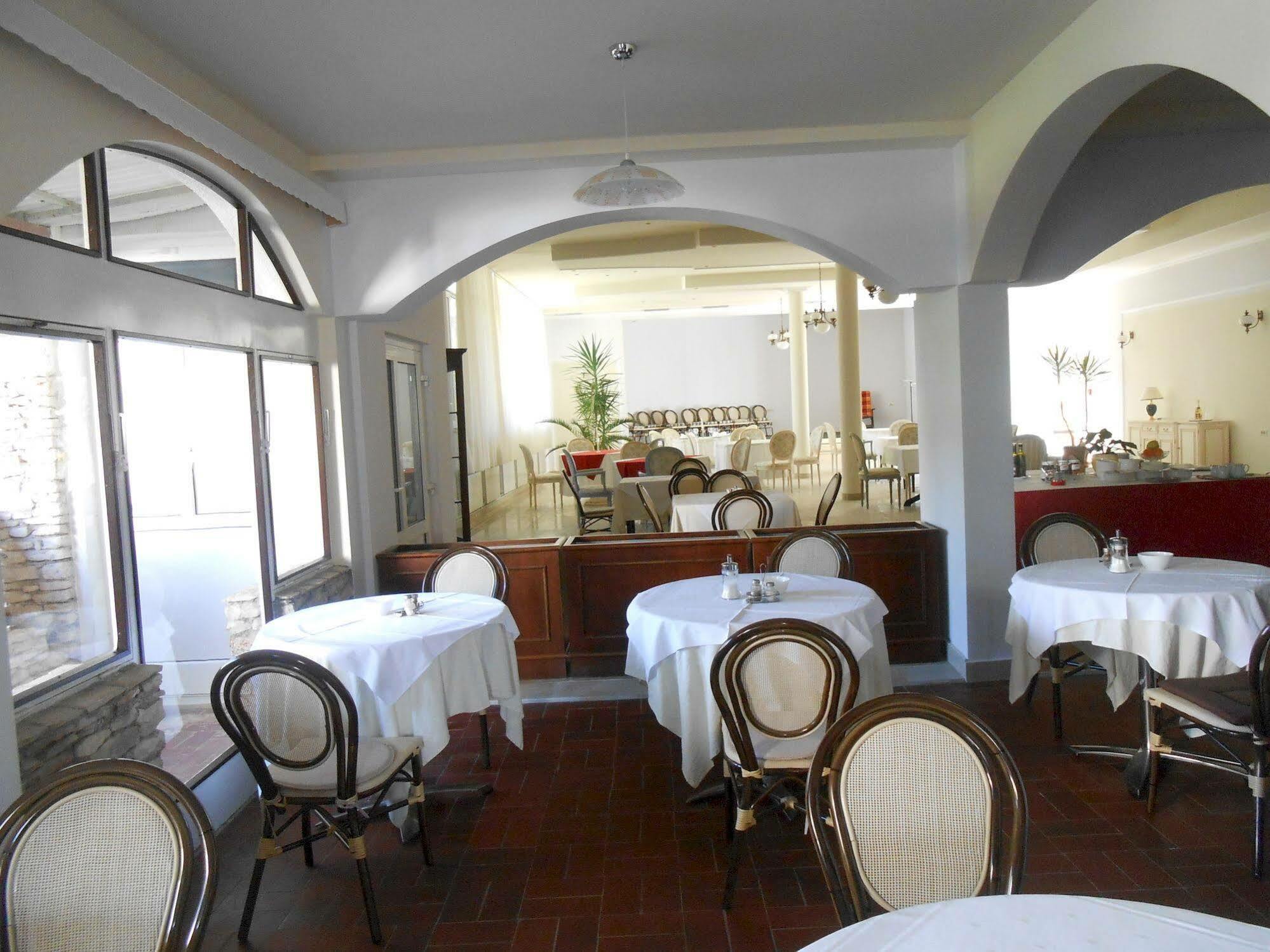 Hotel Minerva ميدولين المظهر الخارجي الصورة